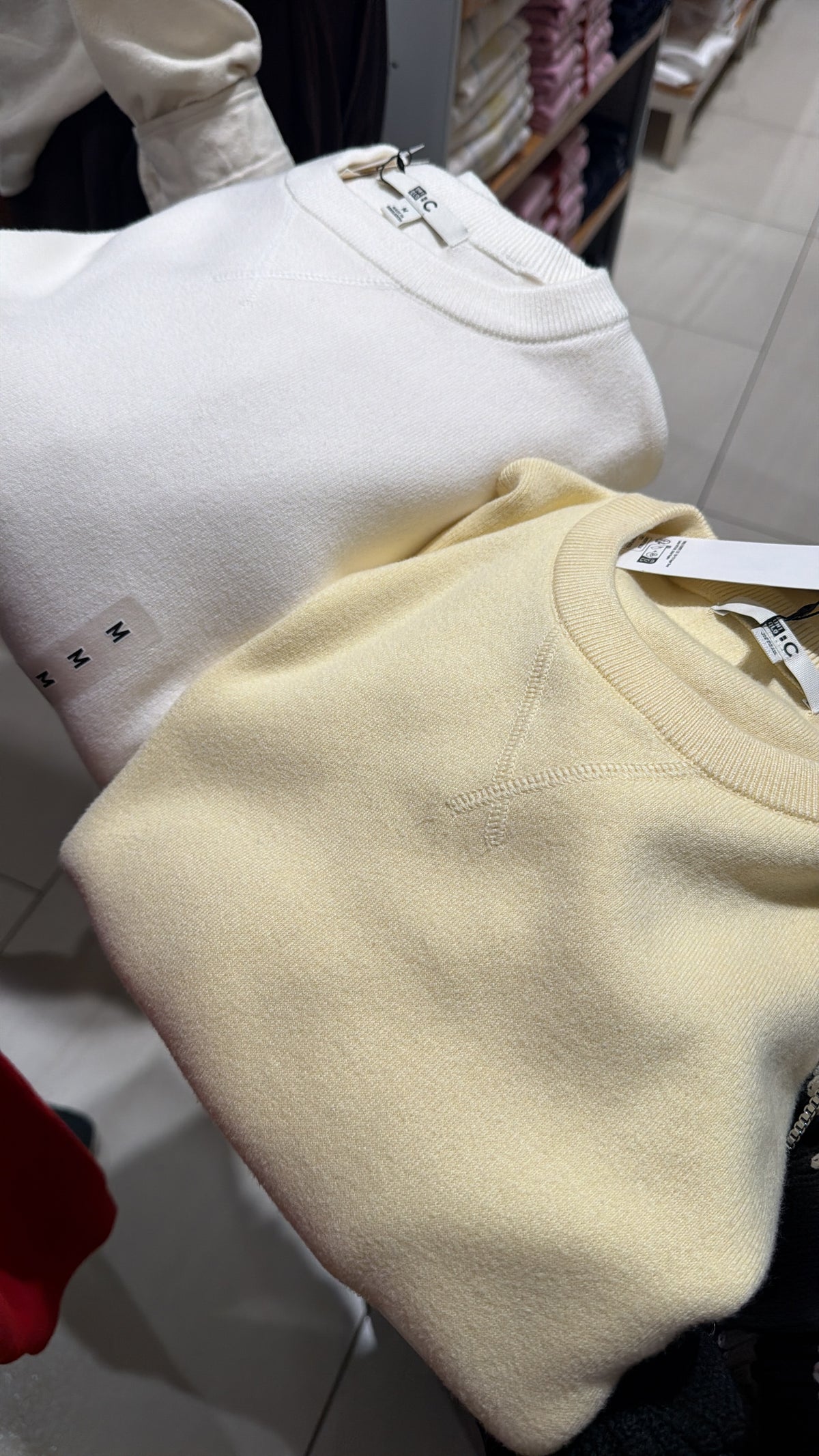 Suéter beige Uniqlo