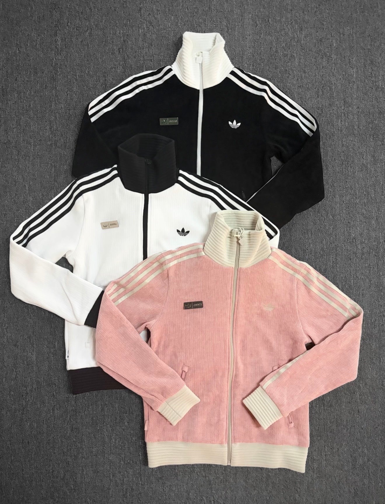 ADIDAS ORIGINALS BY JENNIE FAN OG
TRACK TOP