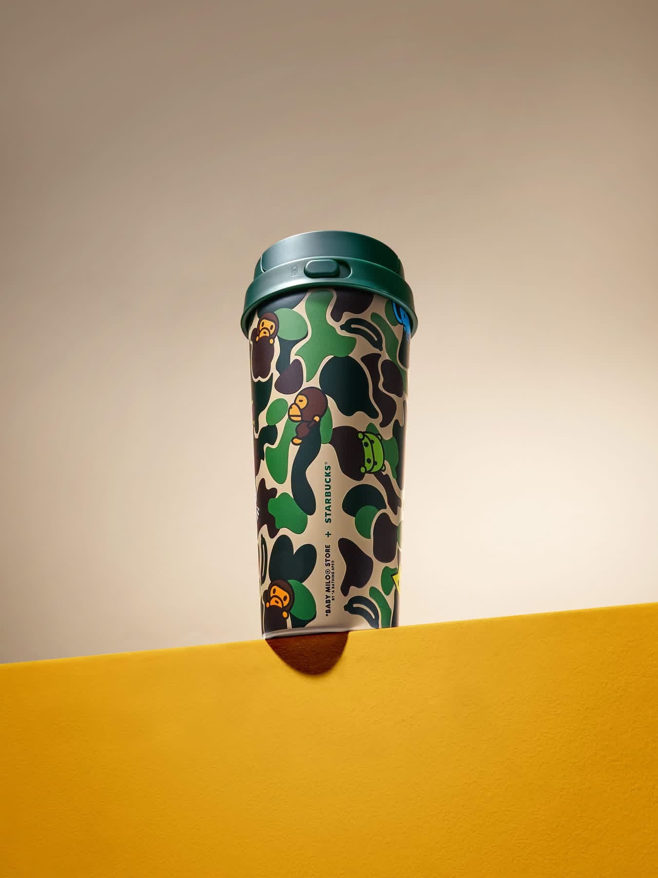 Elma acero inoxidable Starbucks corra X Milo 2026