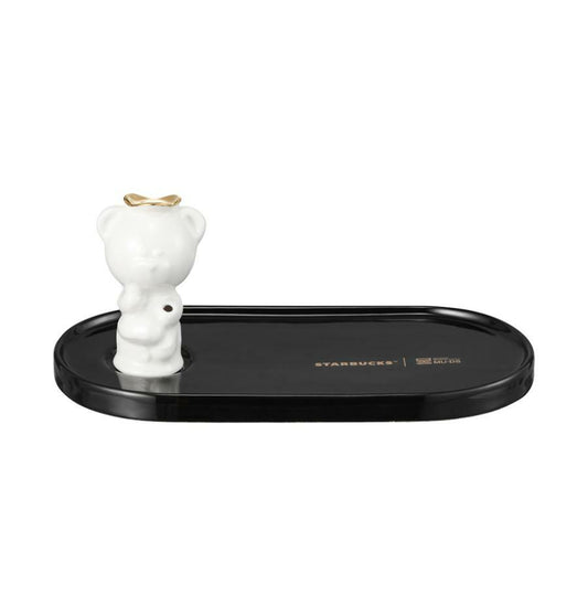 Plata con Figura Bearista Incensario A Room of Quiet Contemplation Figure Plate