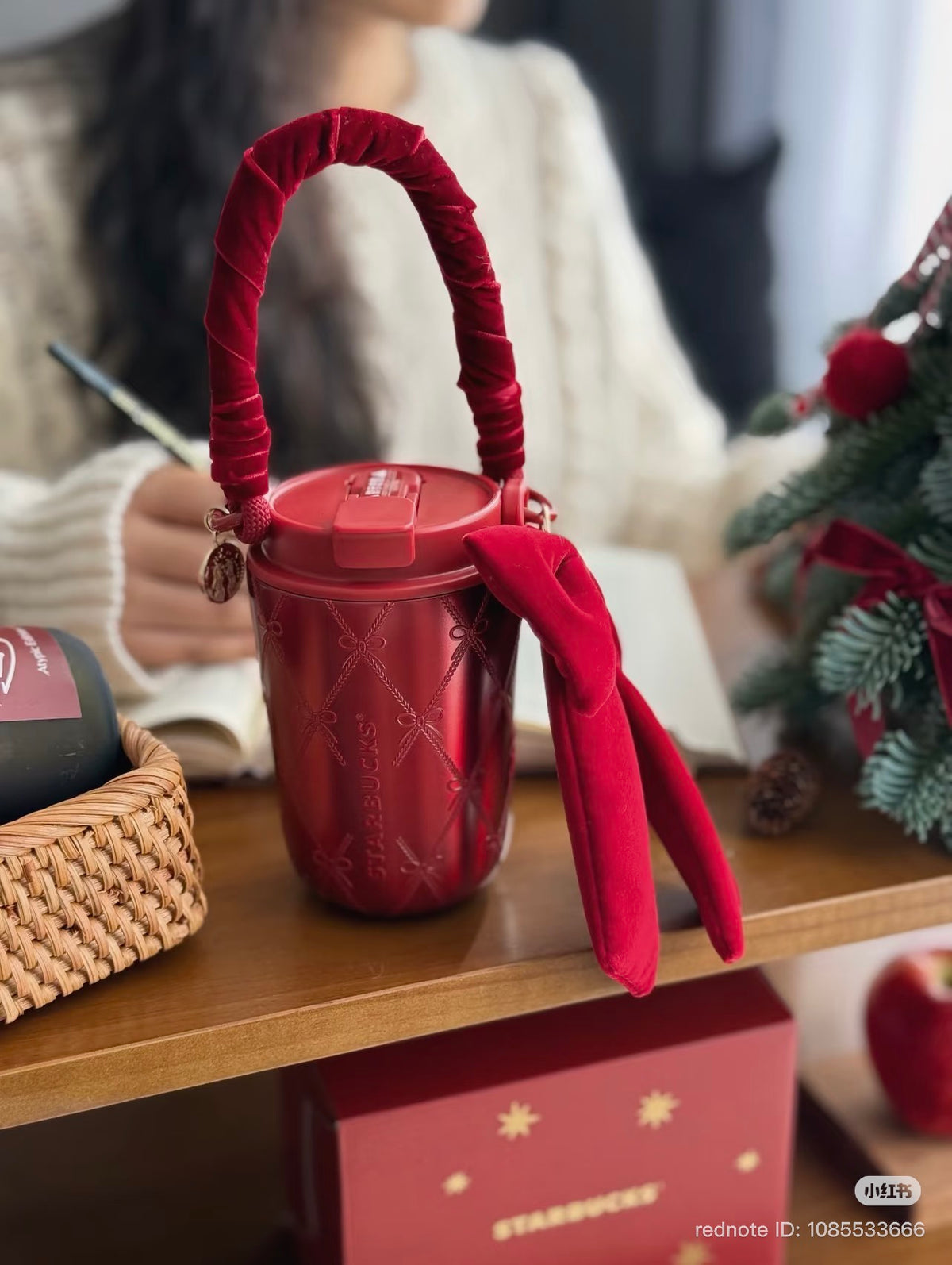 Starbucks China Christmas 2026 | Red Stainless Steel Straw Tumbler con moño
