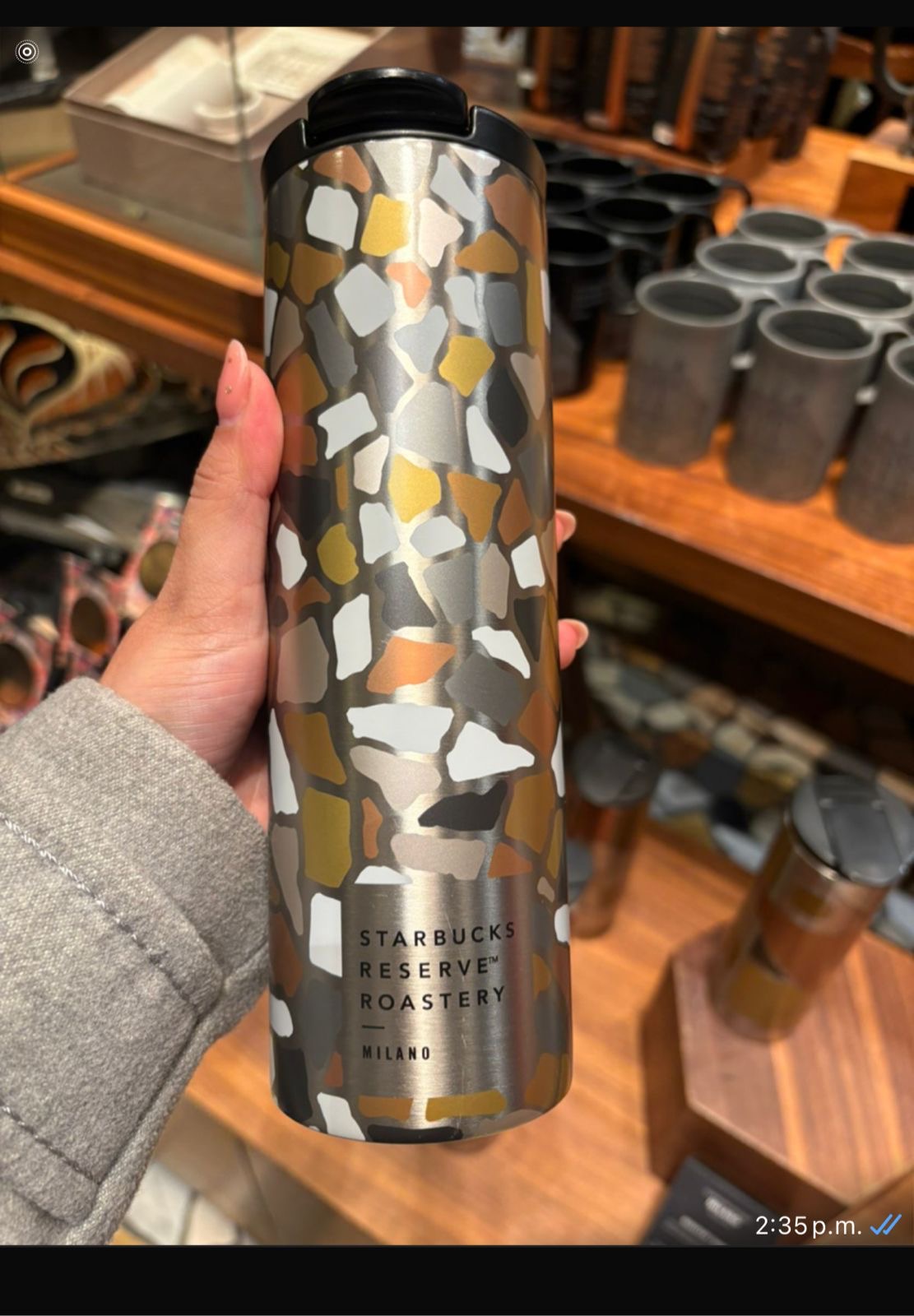 Termo de acero inspirado en el piso de reserve Roastery Milan