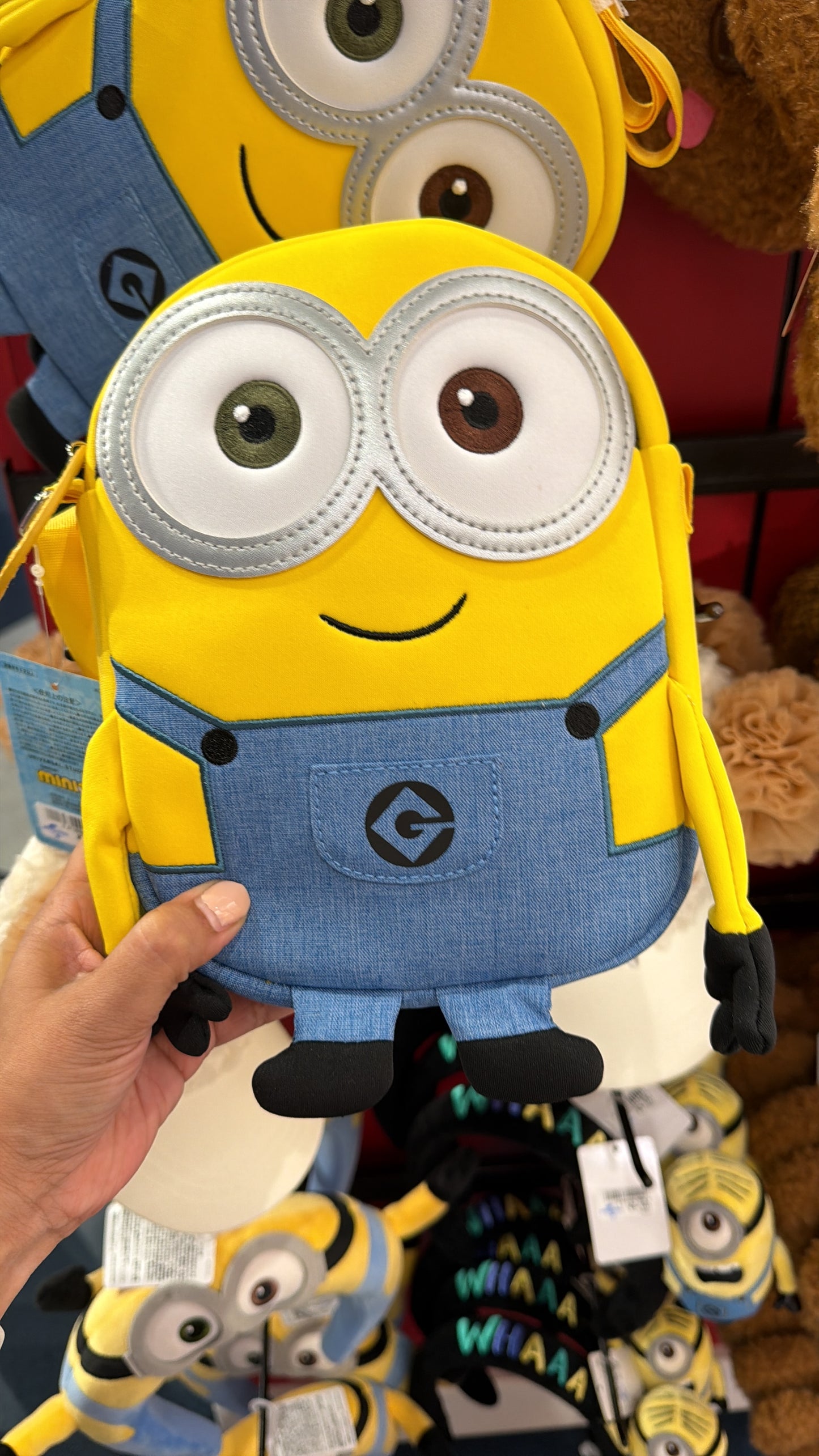 Crossbody minion