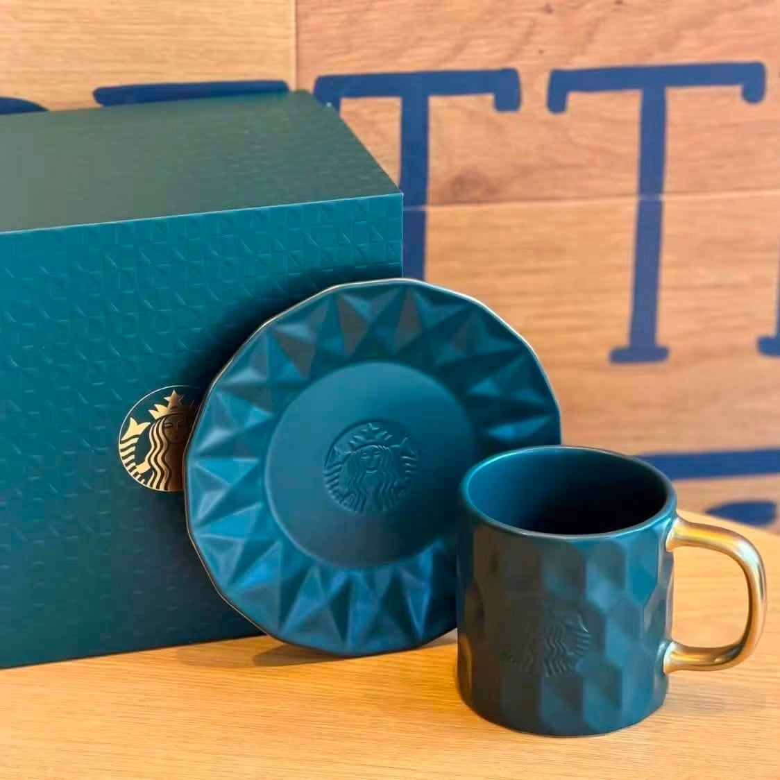 Starbucks 2026 China Summer Dark Green 13oz mug with coaster and gift box
