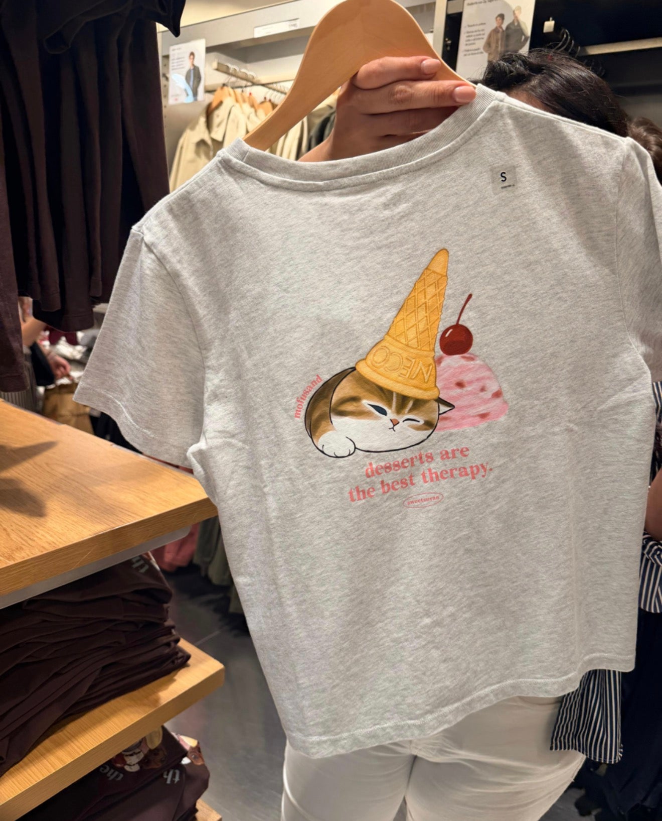 Playera mofusand Uniqlo