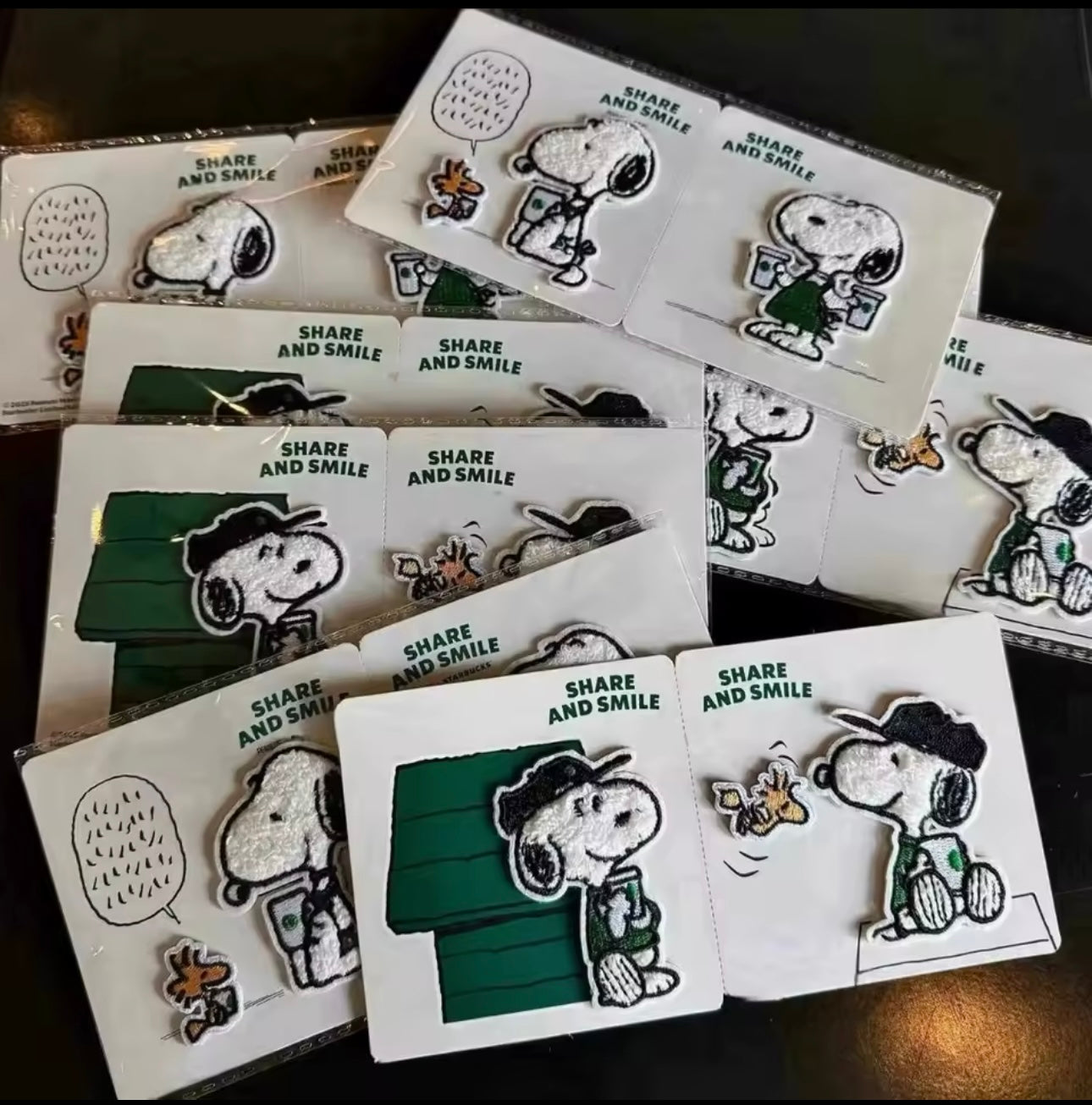 Parches Peanuts Starbucks China aleatorio