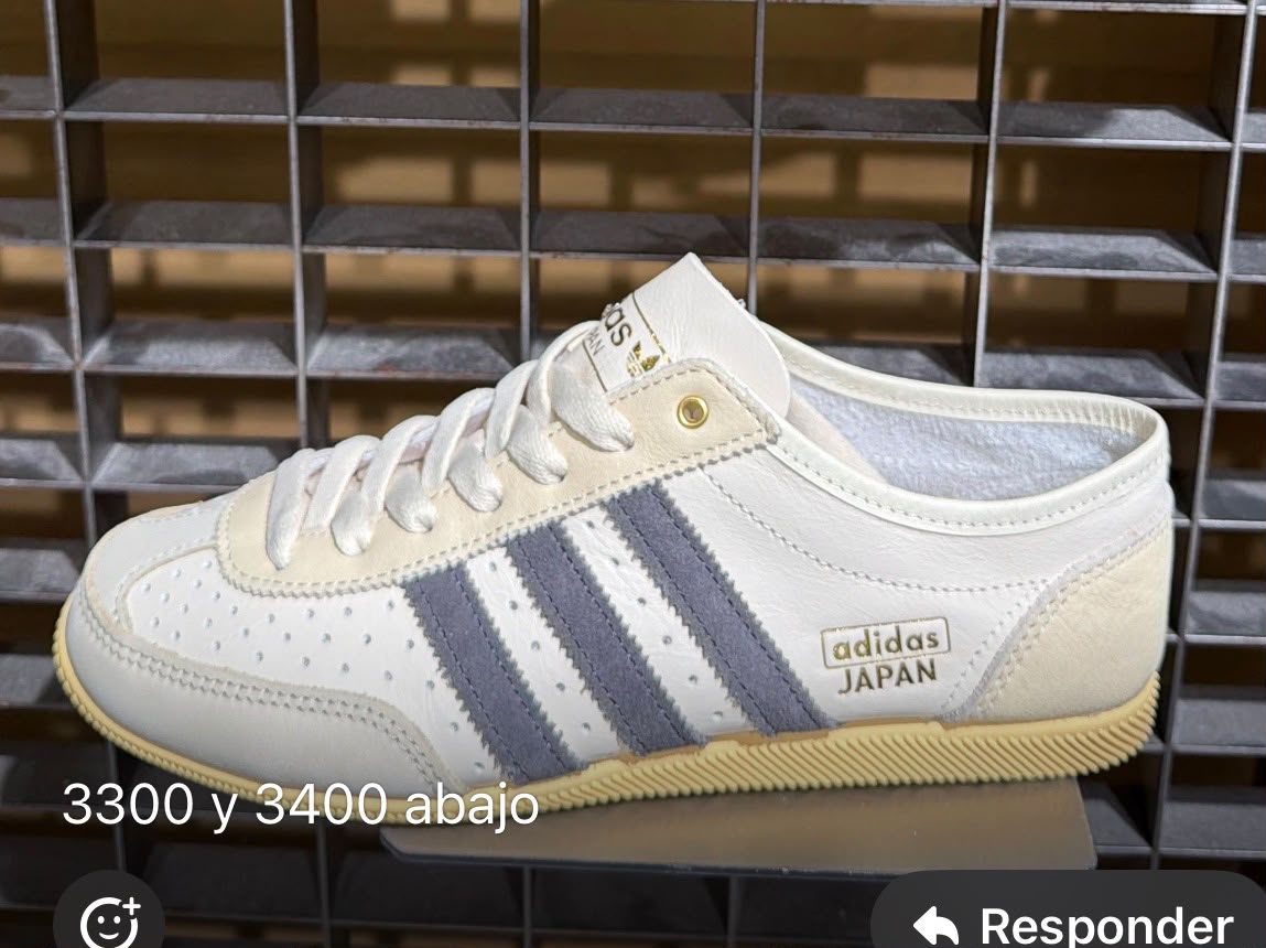 Tenis Adidas Originals Japan blancos con franja azul/gris