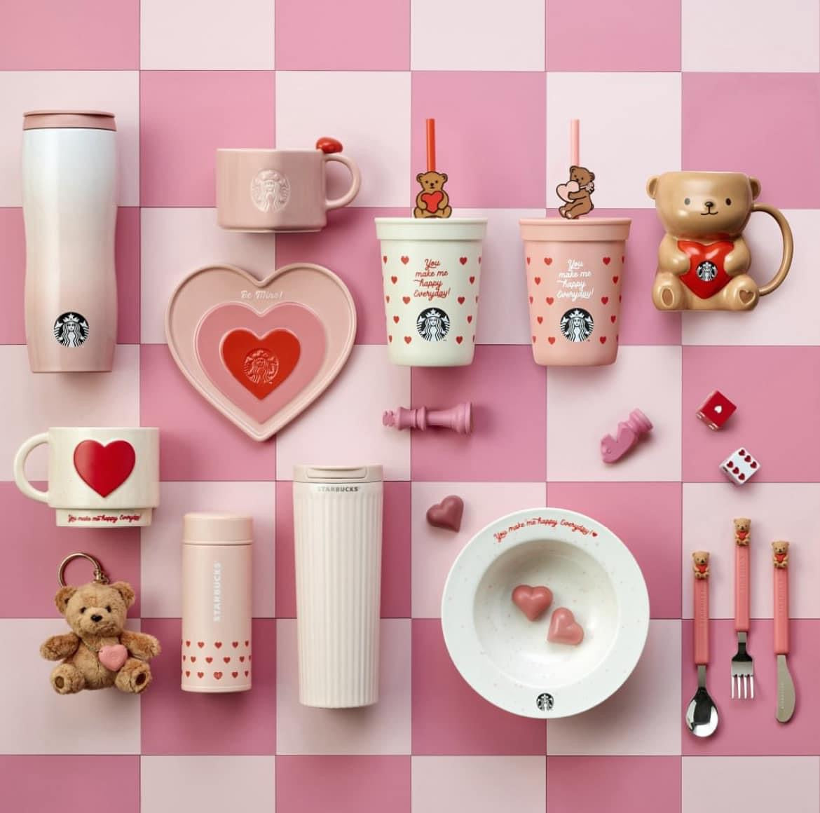 Taza de corazón con plato