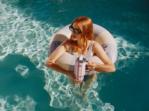 Vaso Stanley Peach Cabana Quencher H2.0 FlowState de 40 oz - Colección Oasis