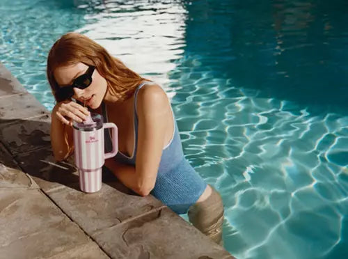 Vaso Stanley Peach Cabana Quencher H2.0 FlowState de 40 oz - Colección Oasis