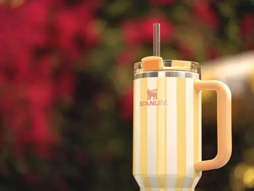 Vaso Stanley Butter Cabana Gloss Quencher H2.0 FlowState de 40 oz - Colección Oasis