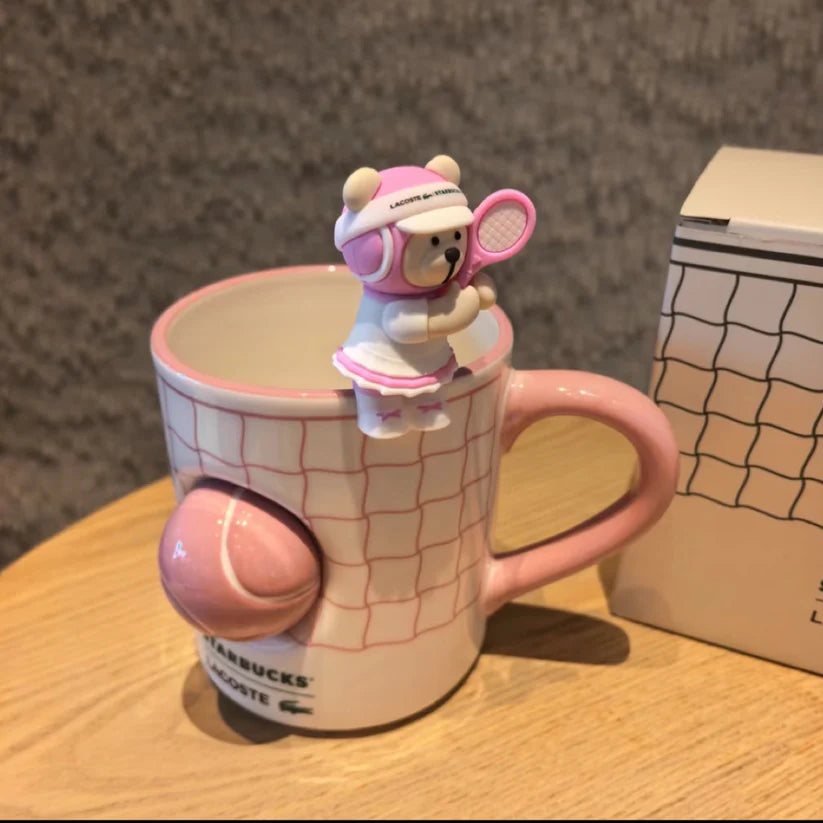 Taza de Ceramica Rosa con bearista Starbucks China 2026 X LACOSTE co-brand 360ml