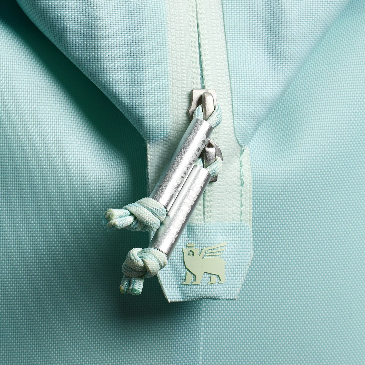 The All Day Julienne Mini Hielera| 10 Latas | 7.4 QT | 7.0 L Stanley