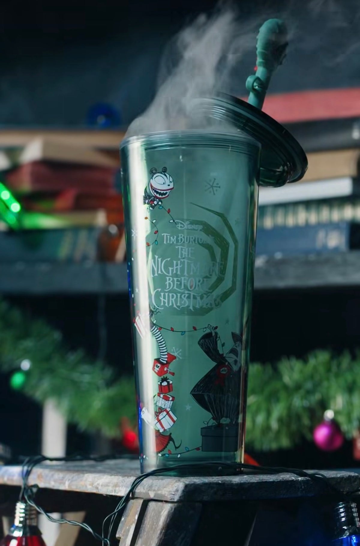 Starbucks x The Nightmare Before Christmas vaso verde con tapa y popote decorativo