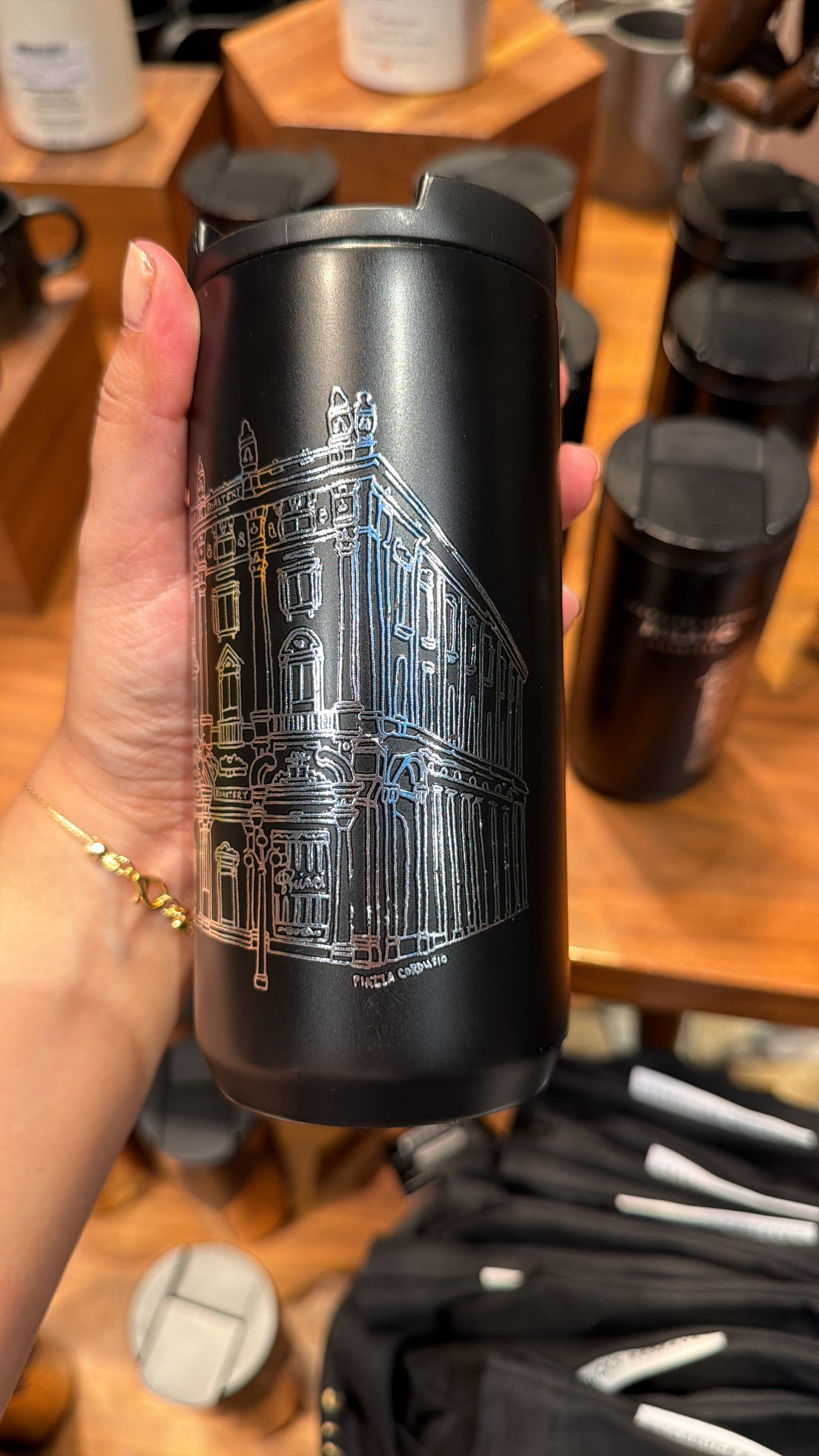 Termo fachada duomo Starbucks reserve Milán