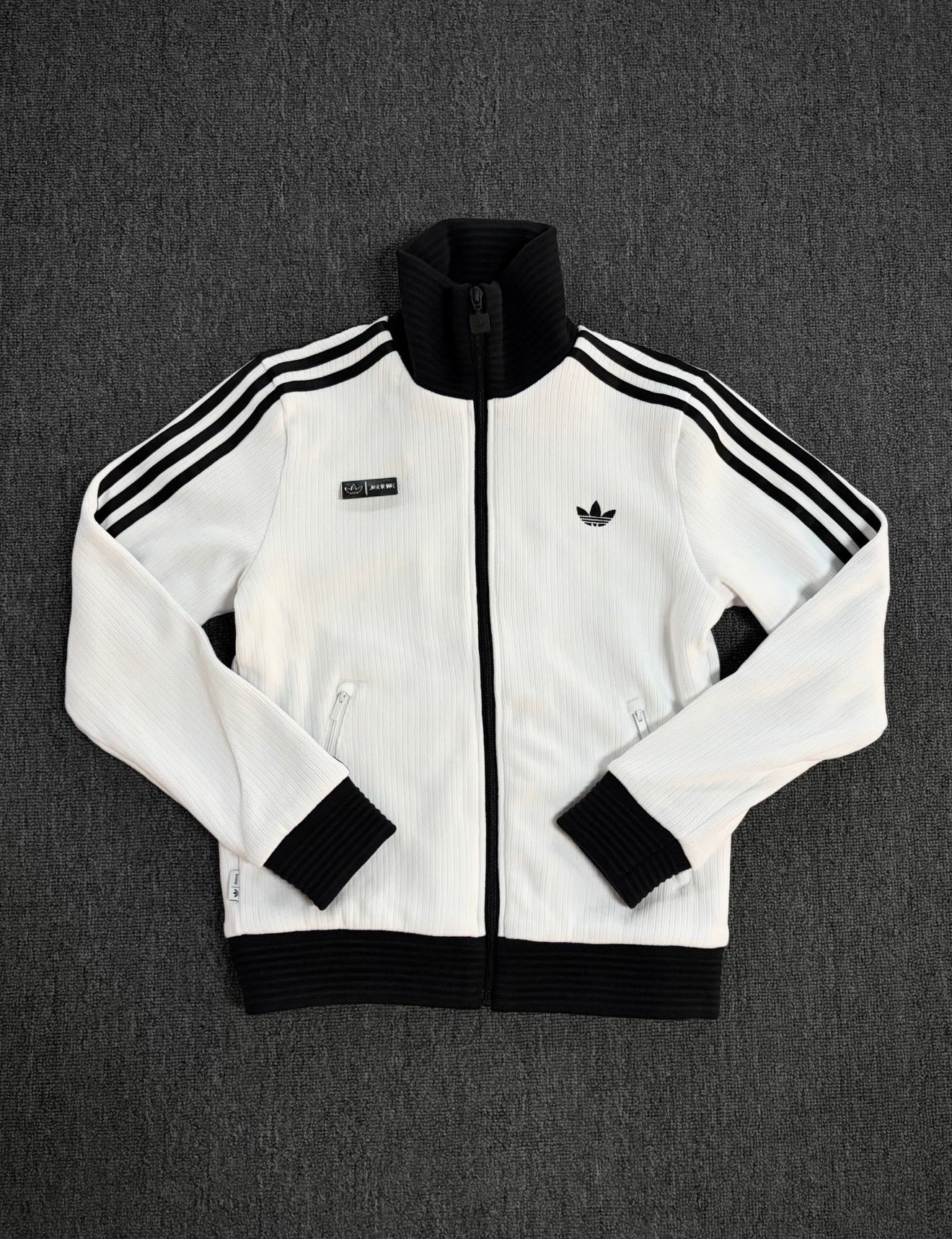 ADIDAS ORIGINALS BY JENNIE FAN OG
TRACK TOP