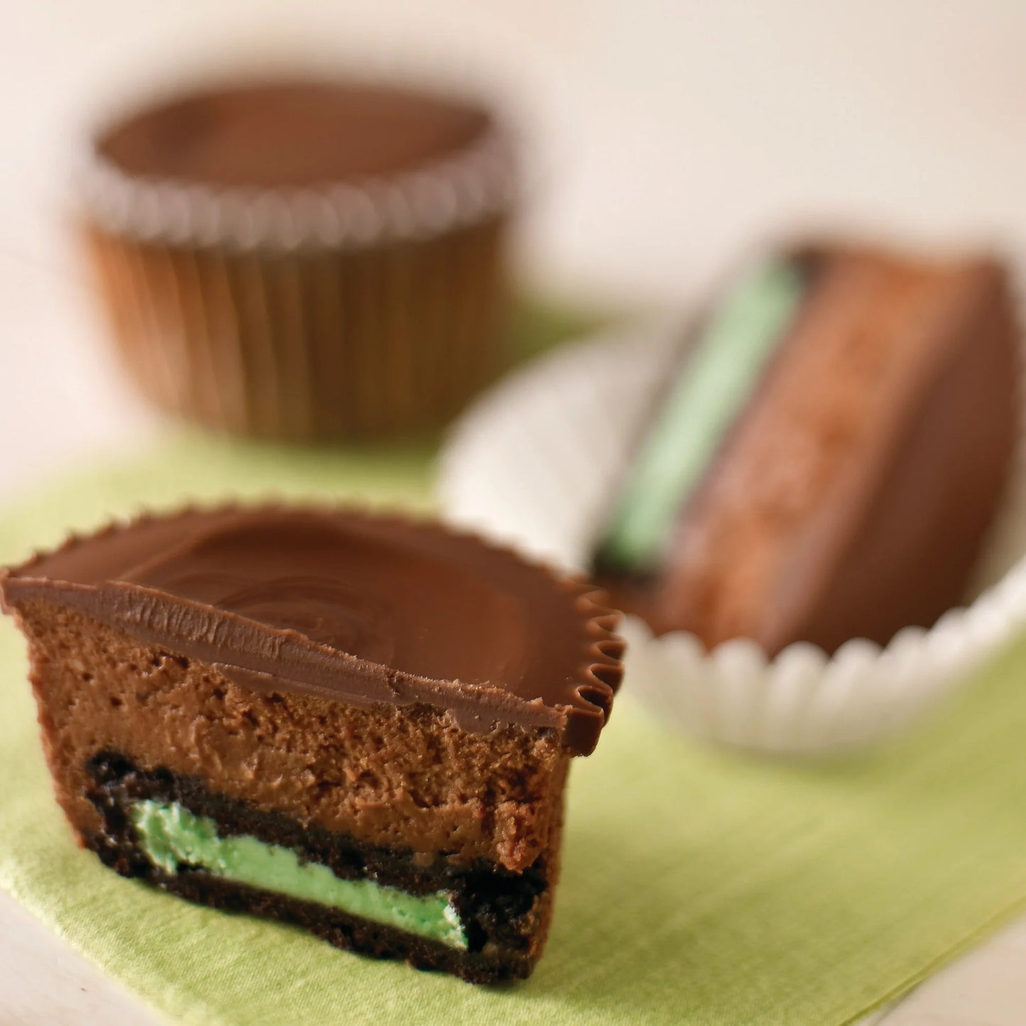 OREO Galletas Sándwich de Chocolate con Crema de Menta sin Gluten Galletas sin Gluten, 12.47 oz US Goods