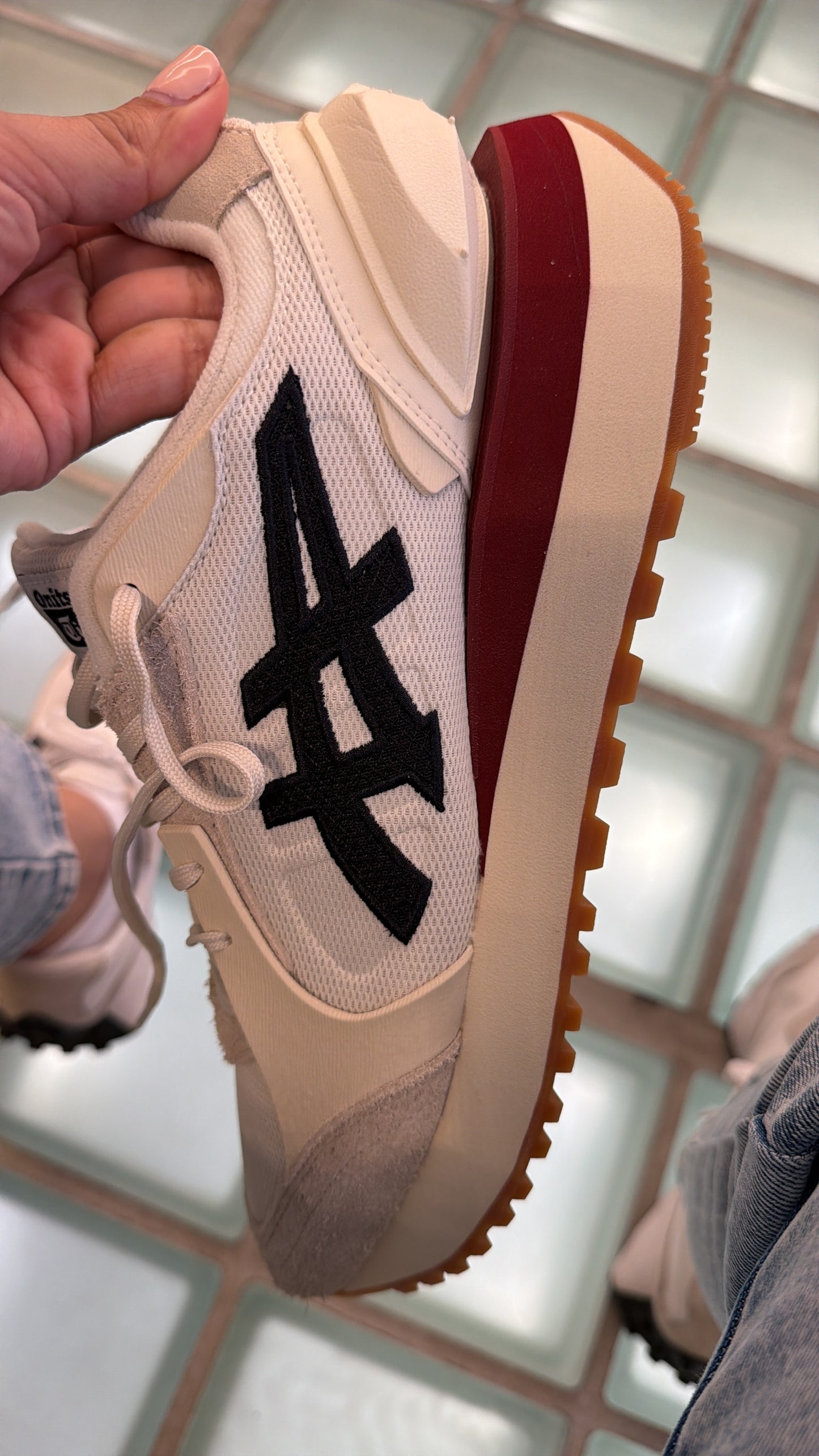 Tenis Onitsuka Tiger rojo con blanco
