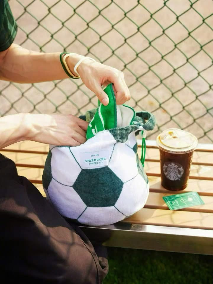 Toalla balón Starbucks 2026