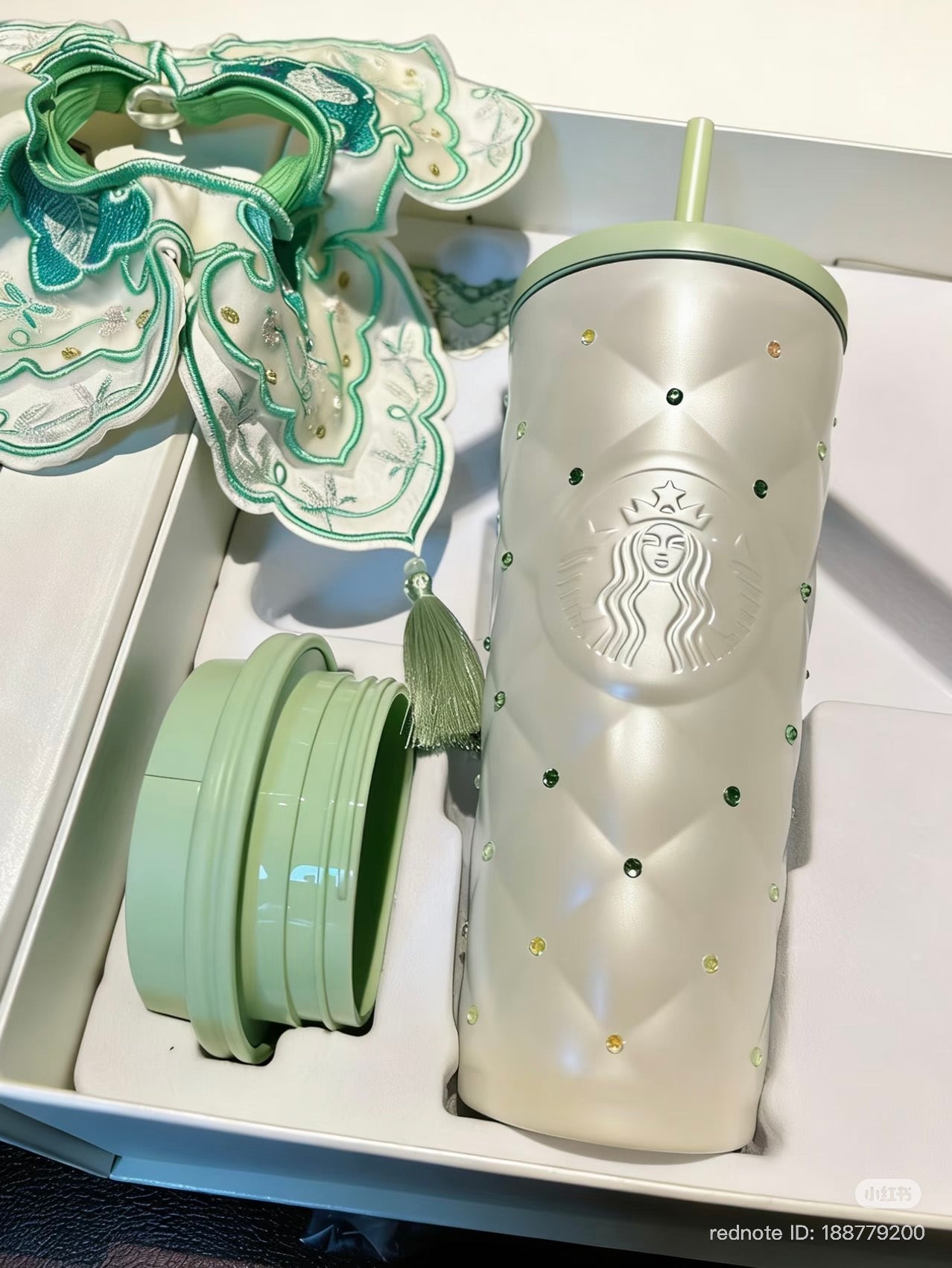 Starbucks 2026 China Spring Fresh Green White Diamond SS Tumbler with 2 Lids and Gift Box