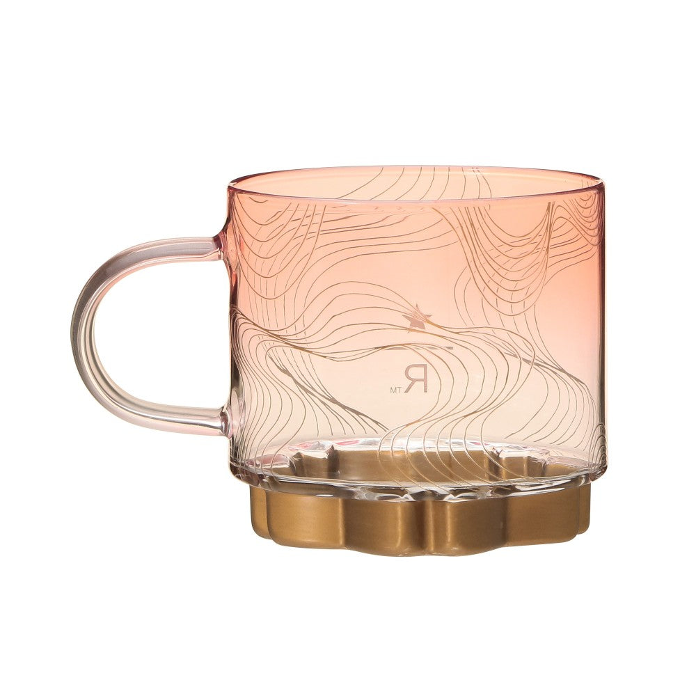 Taza de vidrio con asa y fondo dorado de Starbucks Reserve® Sakura 2025 de 355 ml