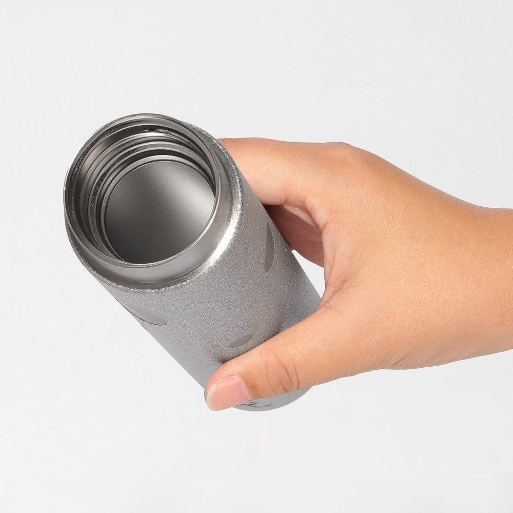 Botella Starbucks Reserve® de acero inoxidable, color plata, 281 ml STARBUCKS RESERVE® ROASTERY TOKYO HOLIDAY 2025