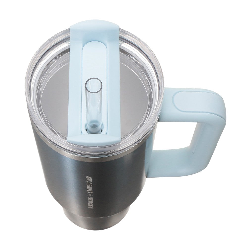 Vaso de acero inoxidable de 3 vías STANLEY, degradado azul hielo, 887 ml. Feel the breeze Japon 2026
