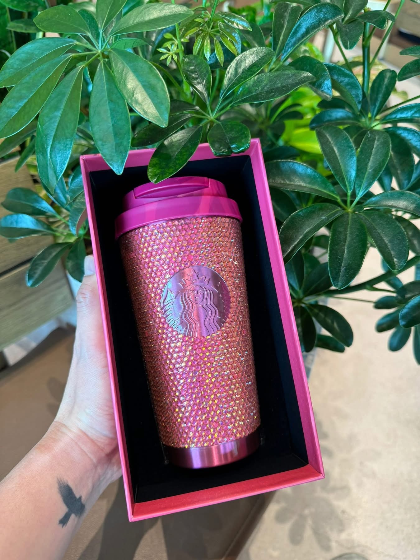 Starbucks Tailandia 2026 Valentine's Day series Stainless Steel Bling Ruby Pink Rhinestone Tumbler 16oz -read details