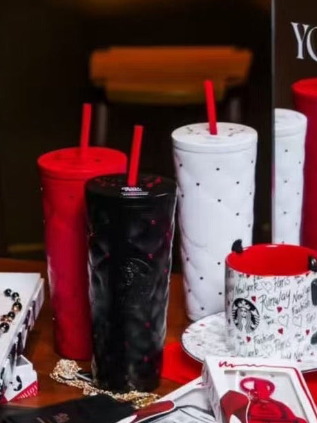 Vaso Térmico Starbucks x The Devil Wears Prada con Cristales en forma de corazón de acero inoxidable 590 ml Edición China