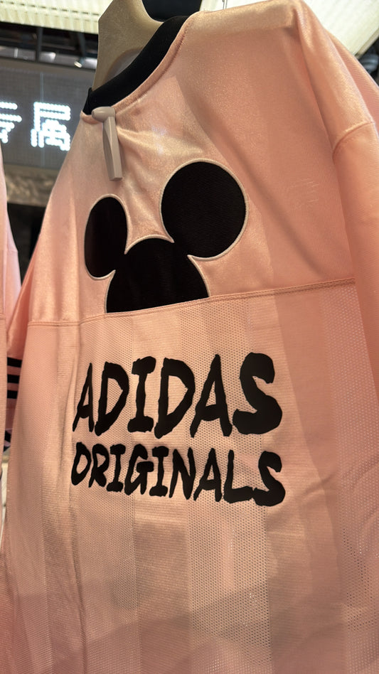 Camiseta de fútbol insignia de Adidas Mickey