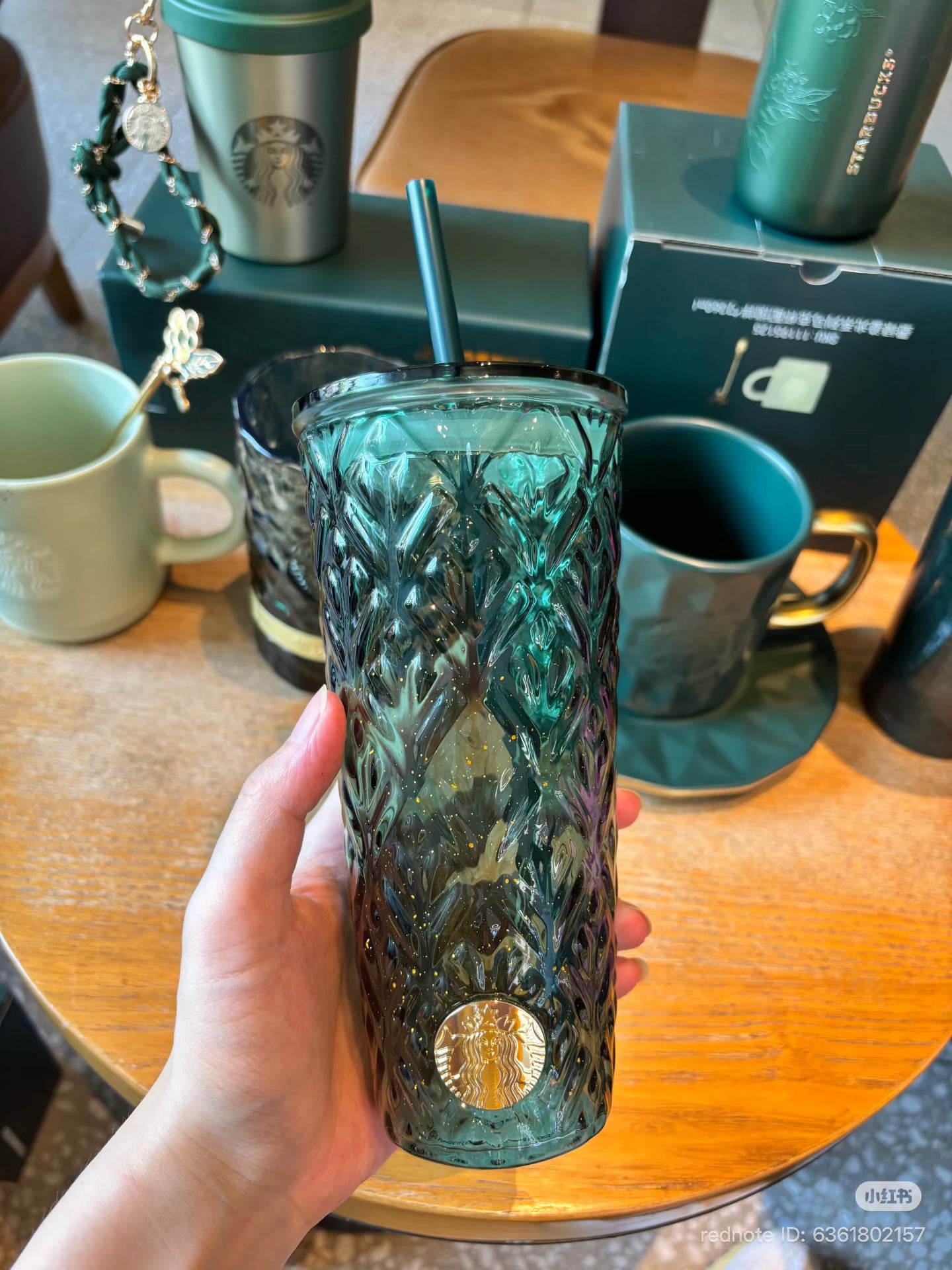 Starbucks 2026 China Summer Dark Green Siren Logo 20oz Glass Straw Cup