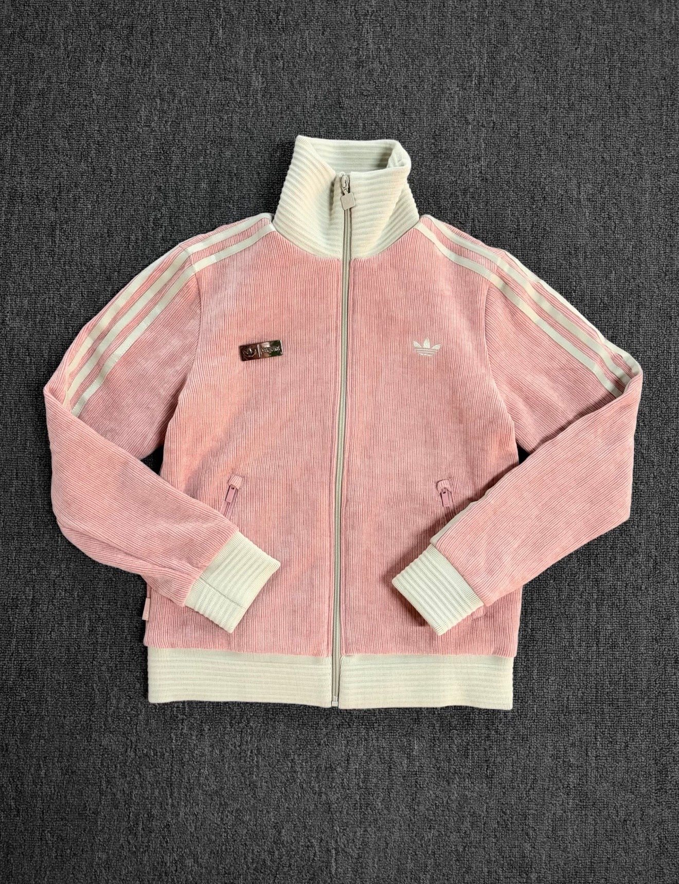 ADIDAS ORIGINALS BY JENNIE FAN OG
TRACK TOP