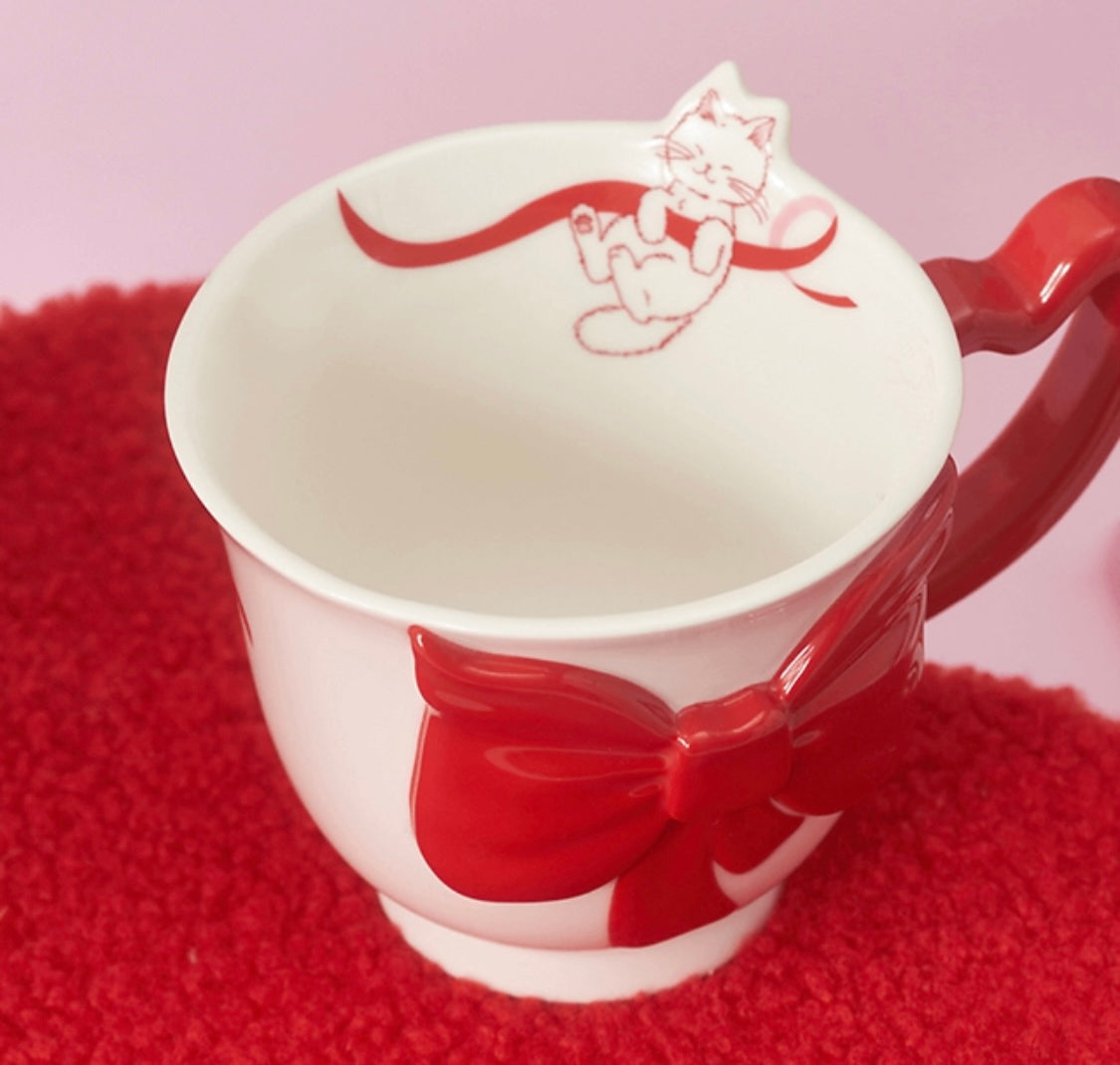 China Valentine Cat and Bow Ceramic Mug
384ml