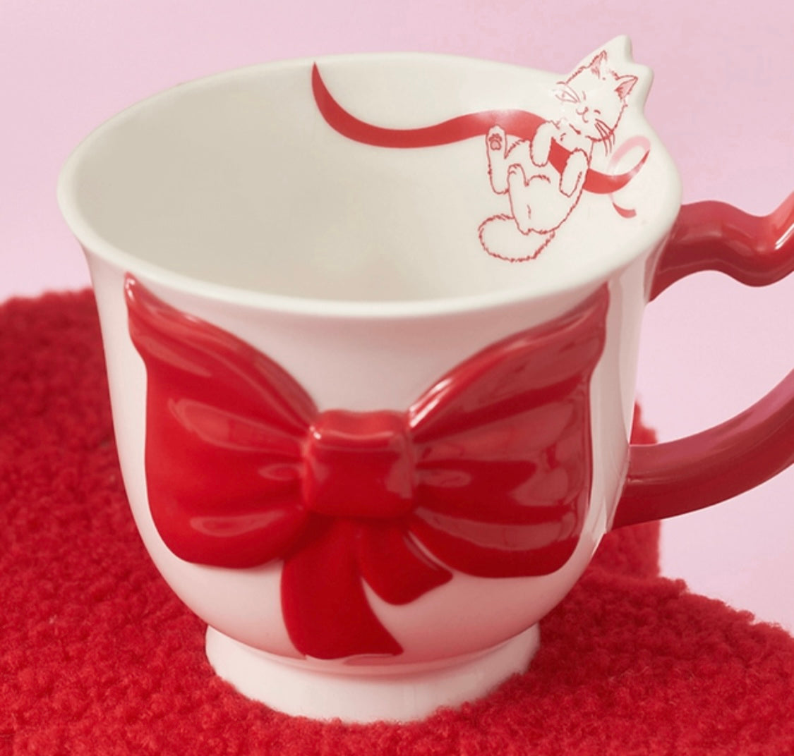 China Valentine Cat and Bow Ceramic Mug
384ml