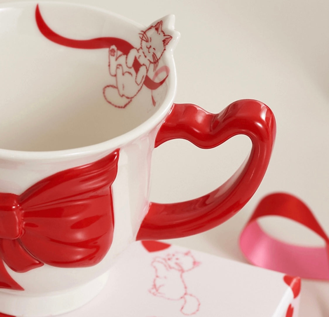 China Valentine Cat and Bow Ceramic Mug
384ml