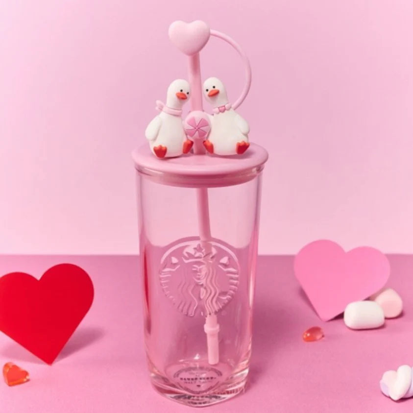 Vaso de vidrio con fondo de corazón Starbucks China 2026 Pupu Duck Valentine's Day series heart-shaped bottom glass 500ml 17.6oz