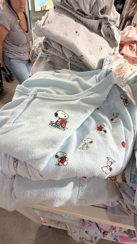 Pijama Snoopy azul con corazón Primark Milán