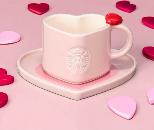 Taza de corazón con plato
