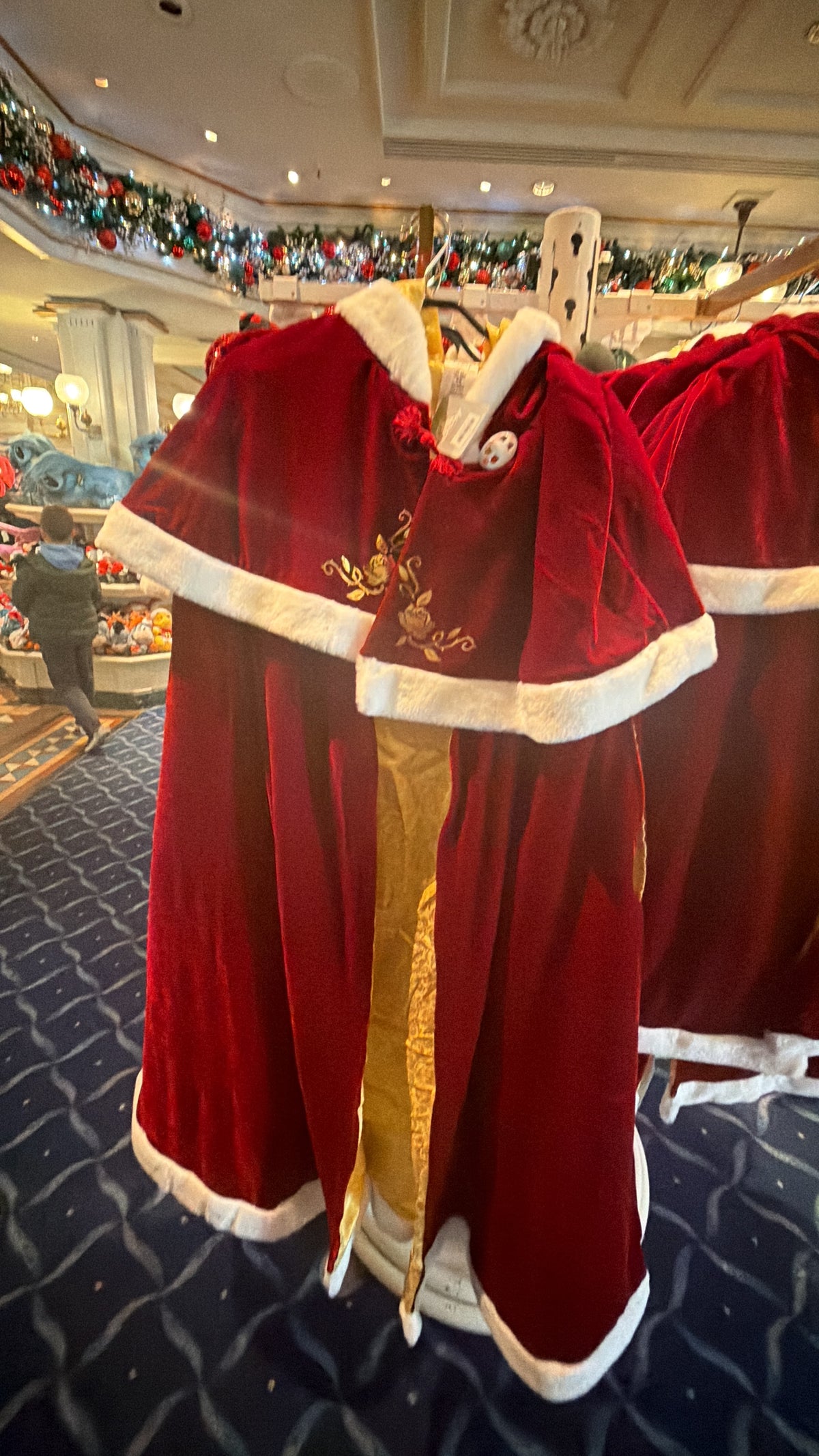 Capa terciopelo Bella Disneyland Paris