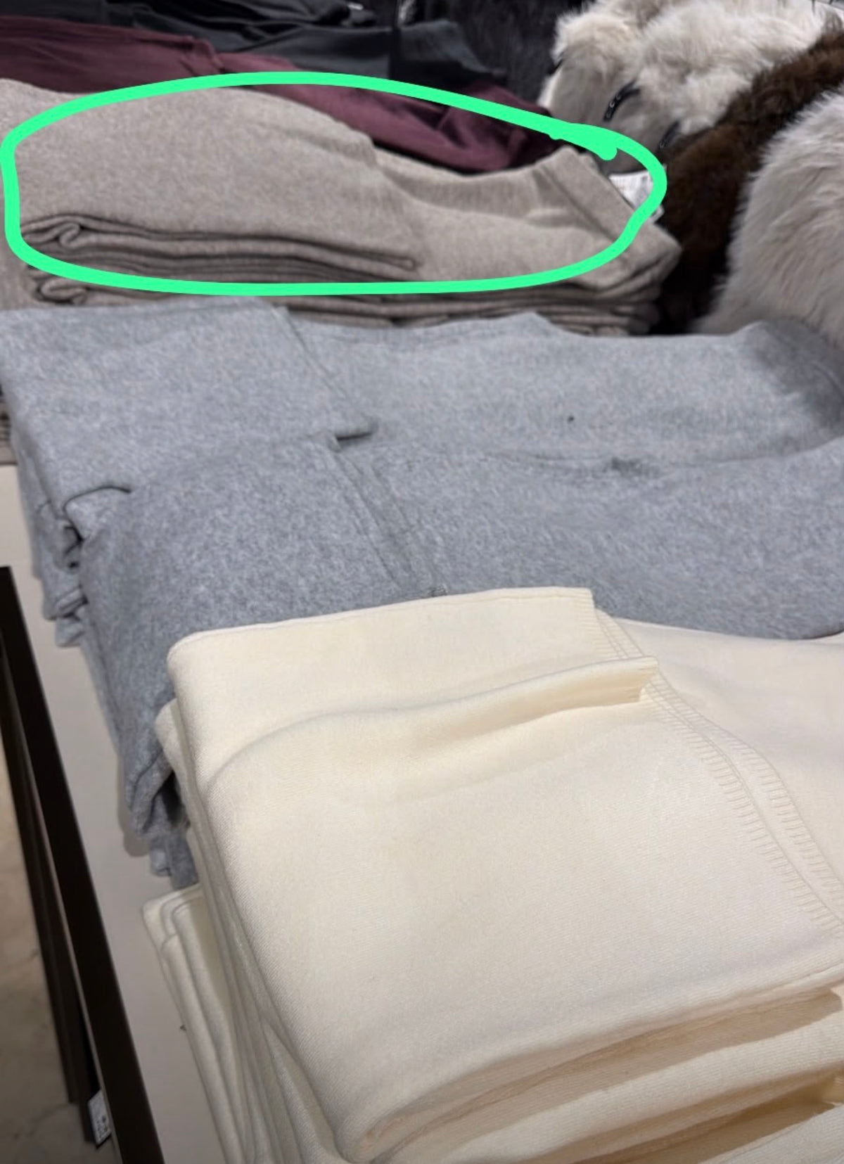 Pantalón suave outfit aeropuerto XL gris café