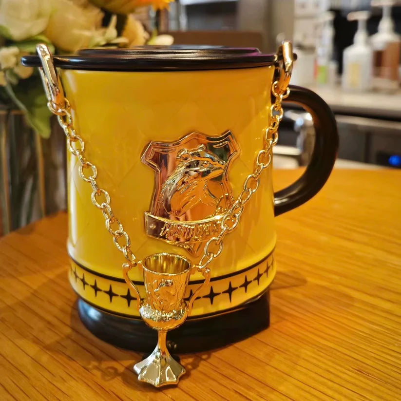 Taza de Ceramica Starbucks China 2025 Harry Potter Collaboration Series Hufflepuff House Temperature Changing Mug with Chain 365ml 12.85oz
