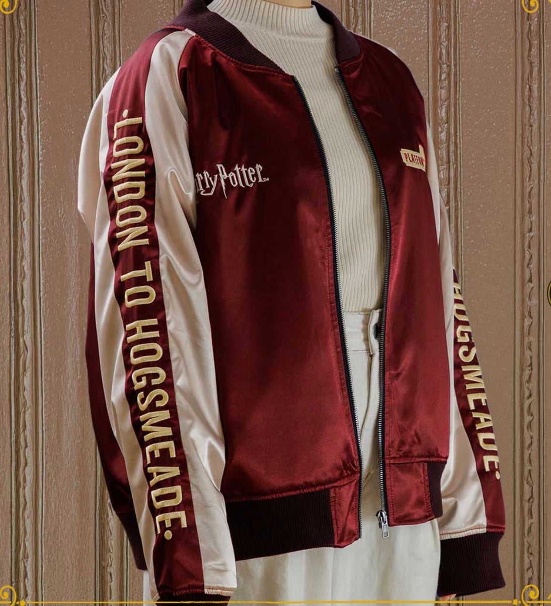 Detalle de chamarra Harry Potter Platform 9¾